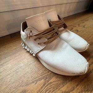 Women’s White Leather Esse ut Esse